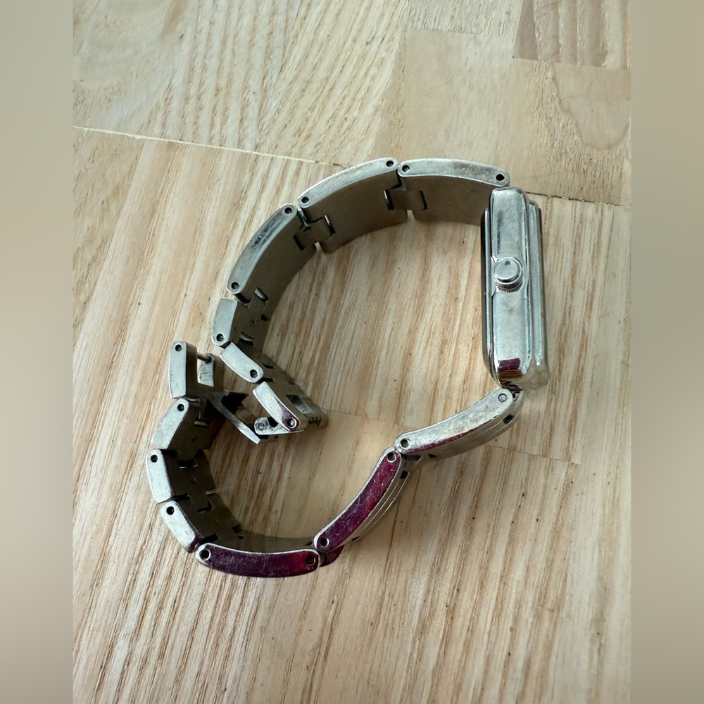 Eddie Bauer ladies tank style silver tone metal watch NEW BATTERY - Picture 6 of 11